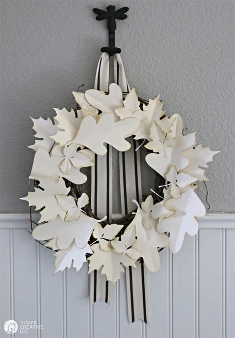 DIY Paper Leaf Wreath - Today's Creative Life