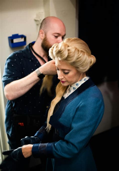 Exclusive Photos! Go Backstage at Disney's Frozen as the Broadway Cast