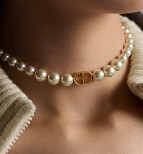 montaigne short necklace gold finish metal  white resin pearls dior