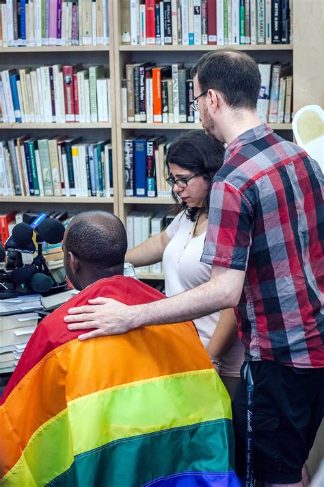 Sursis refusé pour un demandeur d’asile bisexuel | Le Devoir