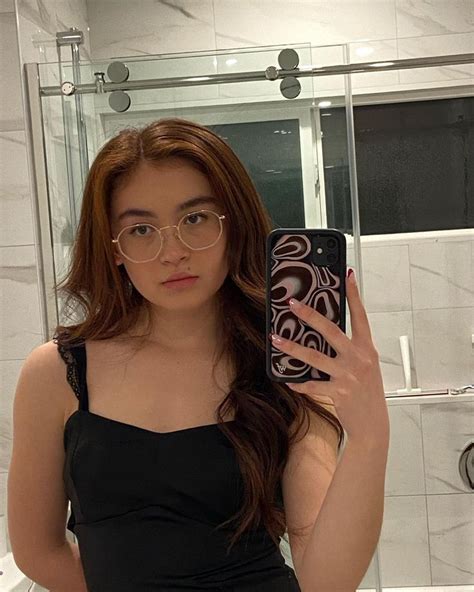 anna cathcart | Girl celebrities, Girls with glasses, Glasses inspiration