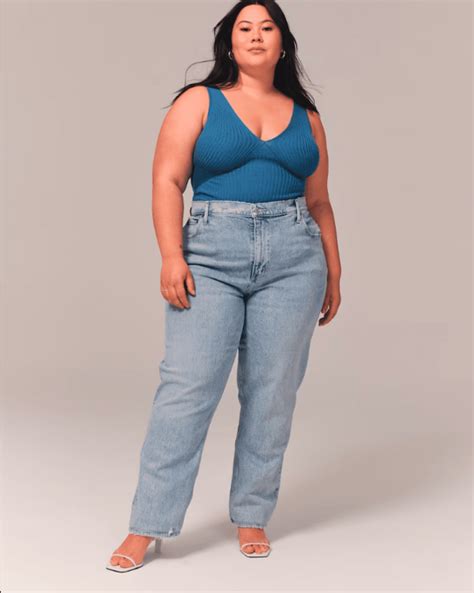 The 9 Best Jeans For Women With Wide Hips in 2023