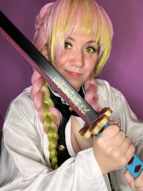 mitsuri kanroji cosplay demon slayer kimetsu  yaiba  rcosplay
