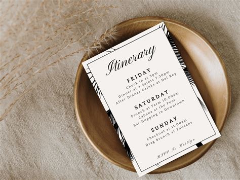 Tourists check the monthly weather in palm springs before booking 1