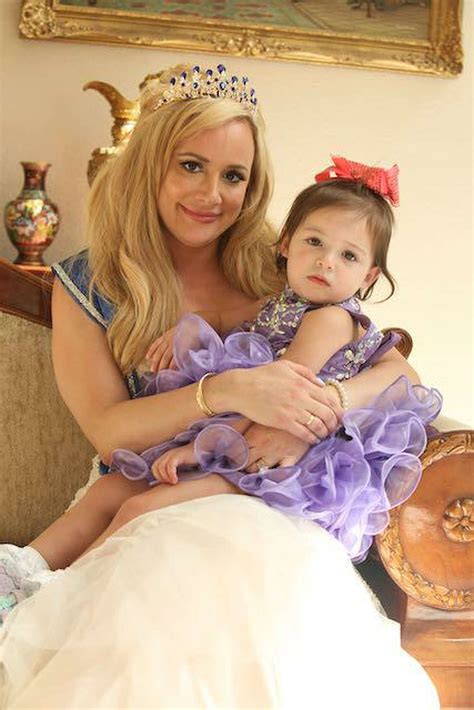 Memorial lawyer, “Bachelor’ contestant Erica Rose Sanders wins pageant