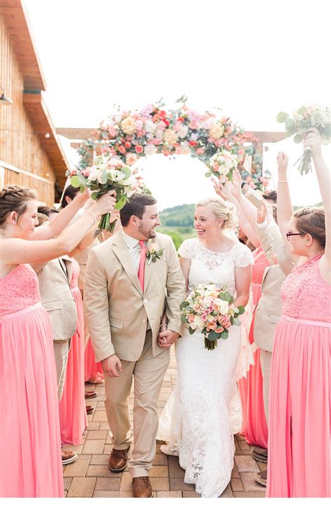 Blush Pink + White Floral Weddings - elizabethhillphotography.com