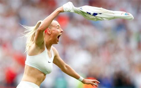 England's Euro 2022 victory through lens of team photographer - BBC Sport