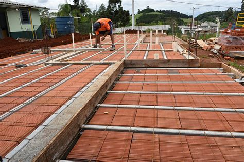 Governo de Getúlio Vargas reforma escolas e amplia Educação Infantil no ...