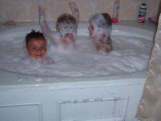 The Diaz Family: BuBBle BaTH FuN