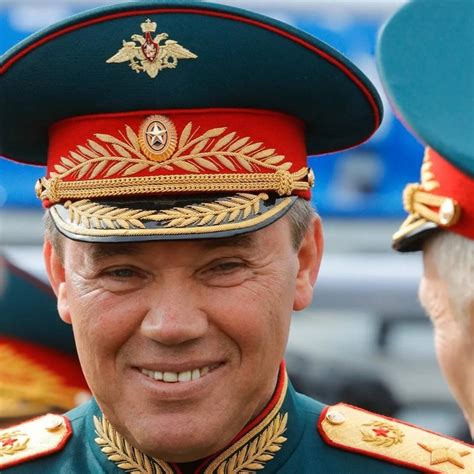 Шойгу назначил Герасимова вместо Суровикина командующим силами ...