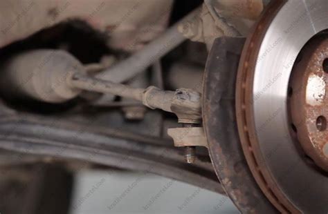 Замена наконечника рулевой тяги VW Golf 4
