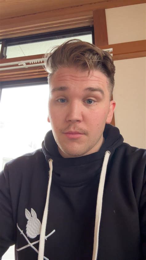 M 26 just got out of the military looking for a sub to love longterm
