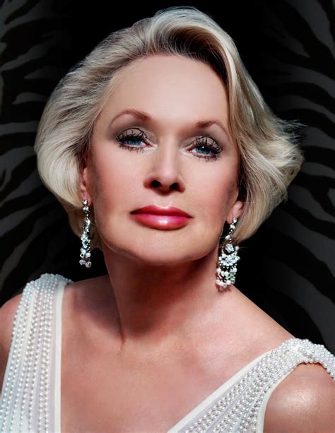 Tippi Hendren Actress | Pelo canoso, Pelo blanco, Envejecer con gracia