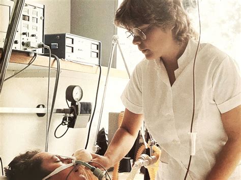 Berufskleidung der Pflege im Wandel der Zeit