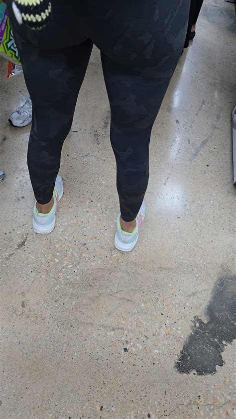 Slim Waist Nice Butt, Pixar Mom Figure Latina OC+Gif - Spandex