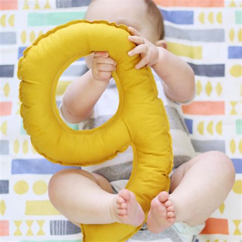 Watch them grow: Our favorite monthly baby photo ideas | Hallmark Ideas ...