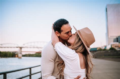 Downtown Nashville Couples Session — Jessica Powell Photo