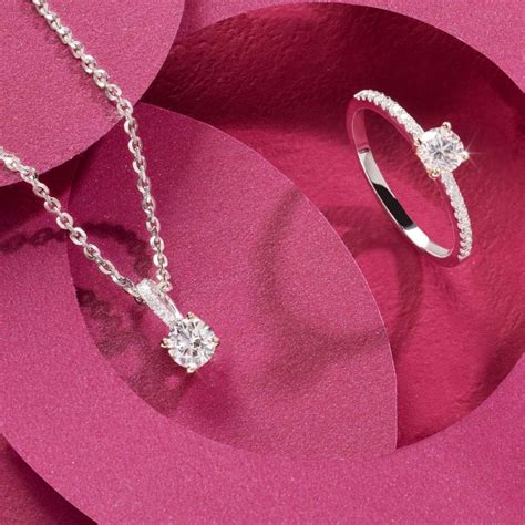 rekomendasi satu set perhiasan whitegold  pernikahan  mewah