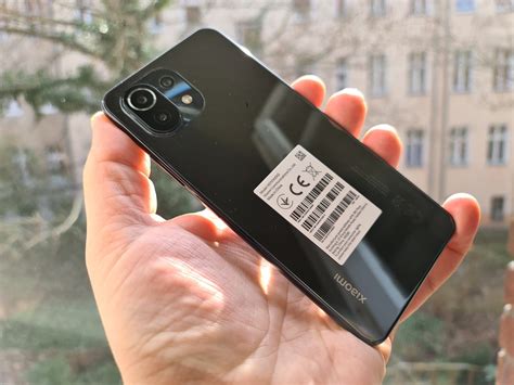 Xiaomi Mi 11 Lite не такой маленький, как кажется: смартфон в рабочем ...