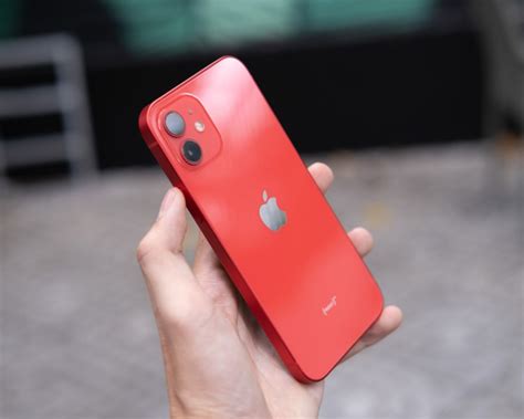 Điện thoại iPhone 12 màu trắng giá bao nhiêu? Có nên mua không?