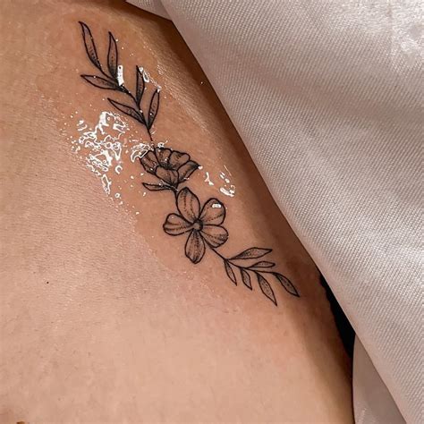 Tatto Na Virilha - Tatuagem na virilha | Tatuagem perto da virilha, Tatuagem virilha ...