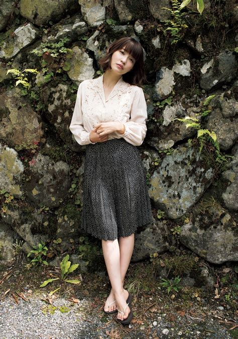 岸明日香 手ブラ全裸お ぱい＆透け透け生乳セクシー画像 - お～い！お宝