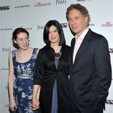 The Best Rare Photos of Kevin Kline and Phoebe Cates with Their Kids
