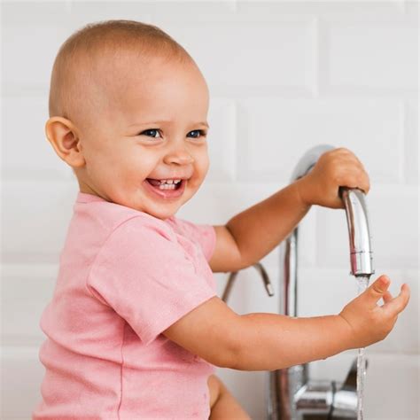 Page 11 | Baby Biting Images - Free Download on Freepik
