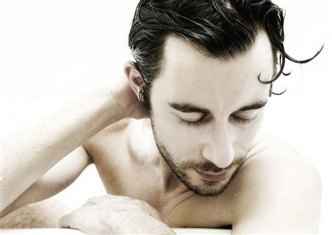 550+ Naked Men Pictures | Download Free Images on Unsplash