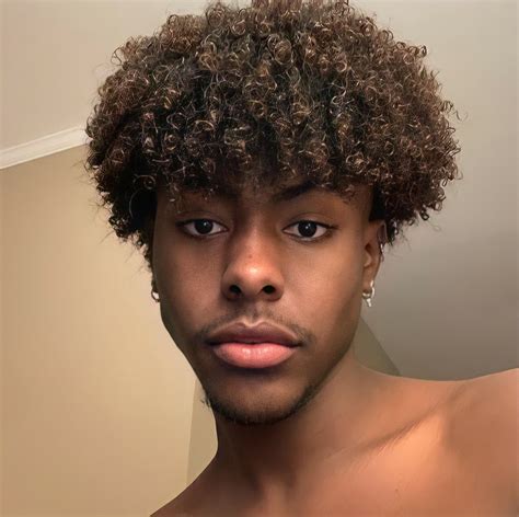pin  matheus mattbooks  cabelo black hair cuts afro