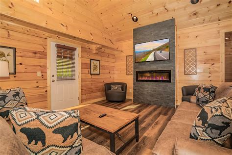 Soaring Eagle - 8 Bedroom Pigeon Forge Cabin Rental