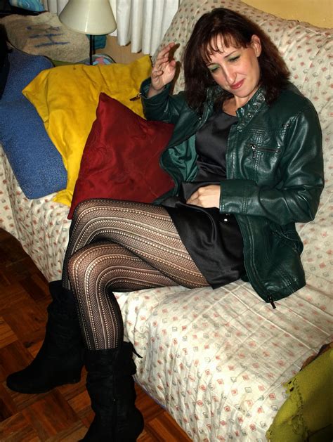 MEDIAS DE SEDA: MI MUJER SE VISTE SEXY PARA IR A LA COMPRA