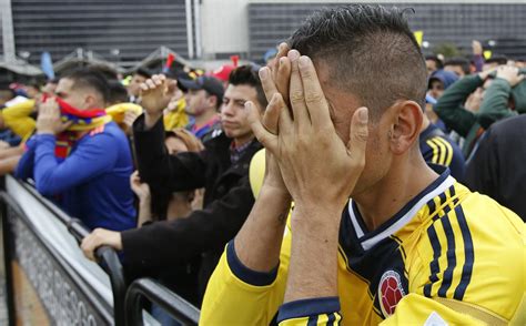 Hinchas lloran la eliminación de Colombia en Rusia | EnPelotas.com