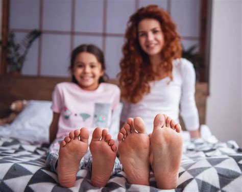 Mom Daughter Feet Porn