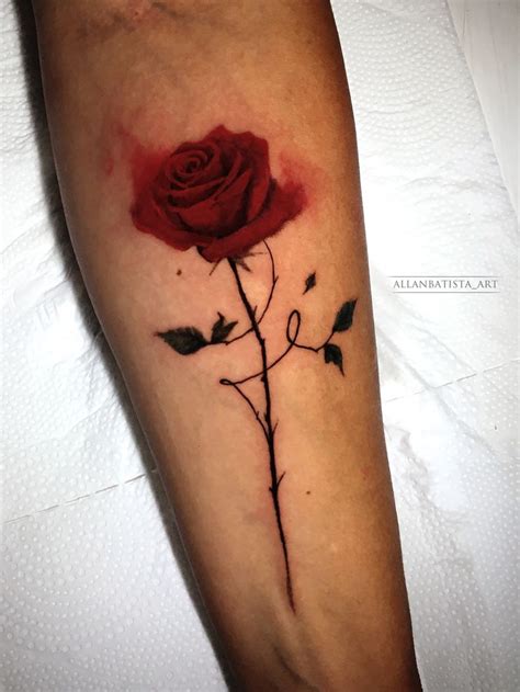 Tatuagem de Rosa vermelha | Tatuagem de rosa vermelha, Tatuagem de rosa ...