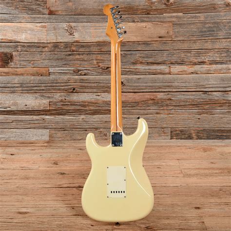 squier standard stratocaster arctic white  chicago  exchange