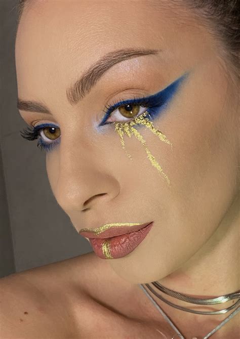 Той самий кобальтовий синій колір | MAKEUP Club