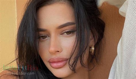 Yulia Vlasova - Bio, Age, Height, Wiki | Models Biography