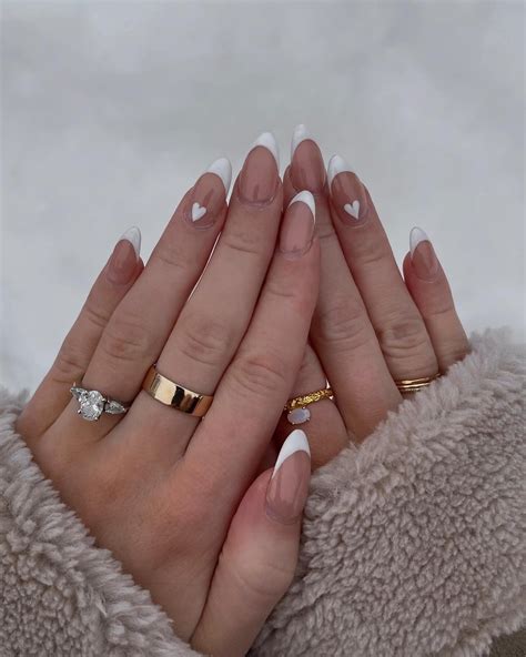 15 Simple Nail Ideas That Actually Feel New – CreativeBooster