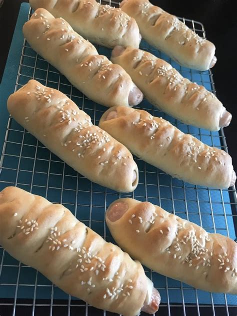 Рецепт булочек с сосисками с фото пошагово на Вкусном Блоге