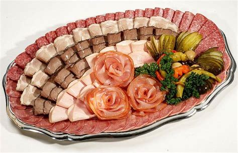 Праздничные рецепты из мясных деликатесов - 88 фото
