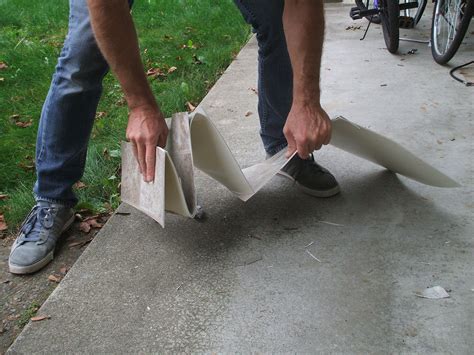 How to Remove Vinyl Flooring