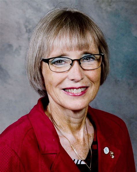 Linda Maureen O'Neil - Westview Funeral Home & Cremation Centre