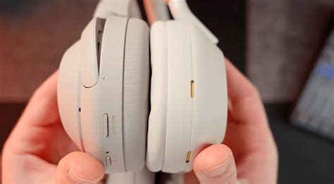 Sony XM4 vs XM5 Noise-Cancelling Headphones: Which Is Better? - Mark ...
