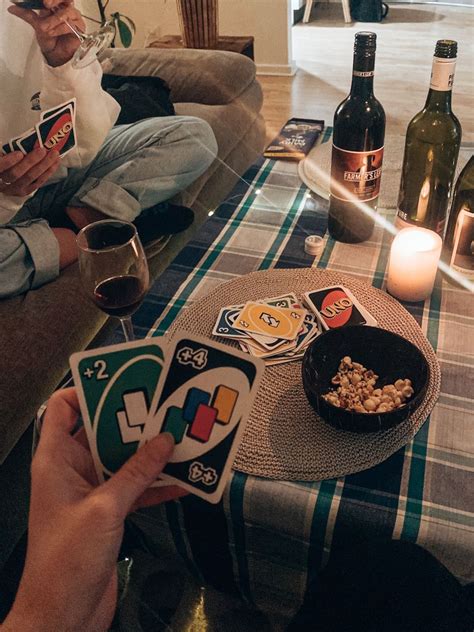 Games + wine night | Ideas de citas románticas, Cita en casa ...