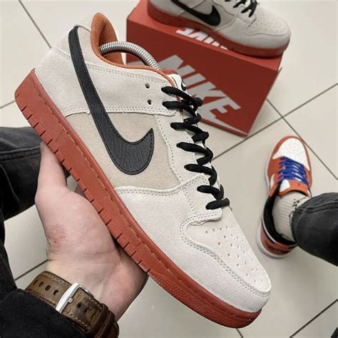 Купить Кроссовки Nike SB Dunk low Muslin pro gray серые с красной ...
