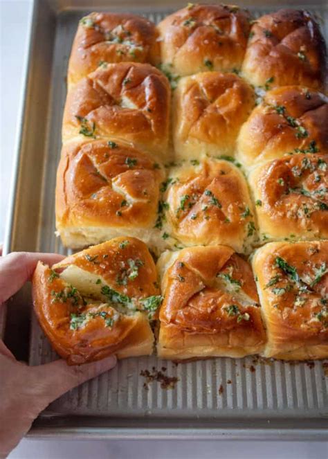 Garlic Bread Hawaiian Rolls Recipe