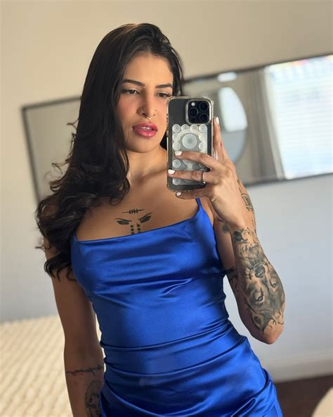 Polyana Viana - Polyana Viana added a new photo — in Las...