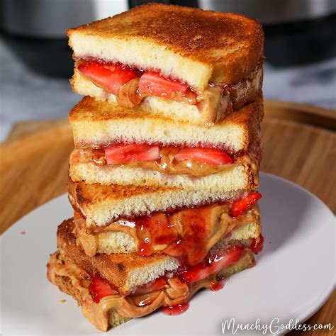 Ultimate Air Fryer Peanut Butter And Jelly Sandwich + Video | Munchy ...