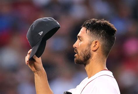 Why do baseball players look inside their hats? [2025] | QAQooking.wiki